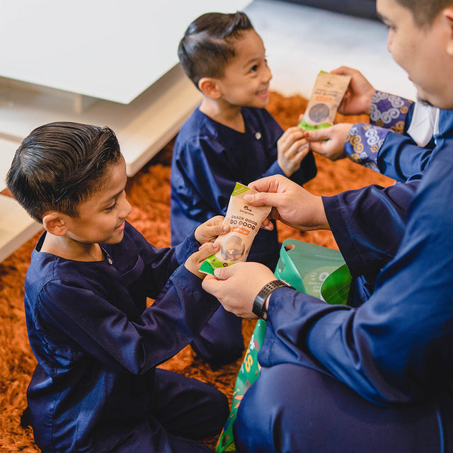 (Halal Edition) A Big Bag of Snacks