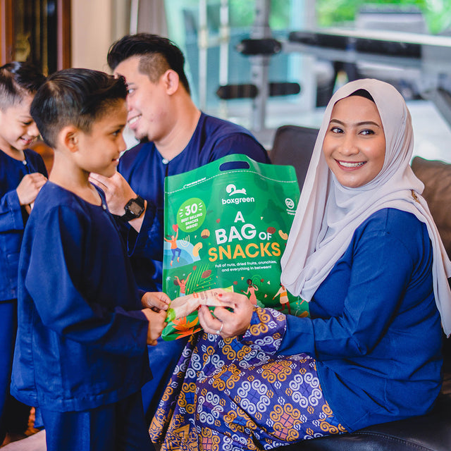 (Halal Edition) A Big Bag of Snacks